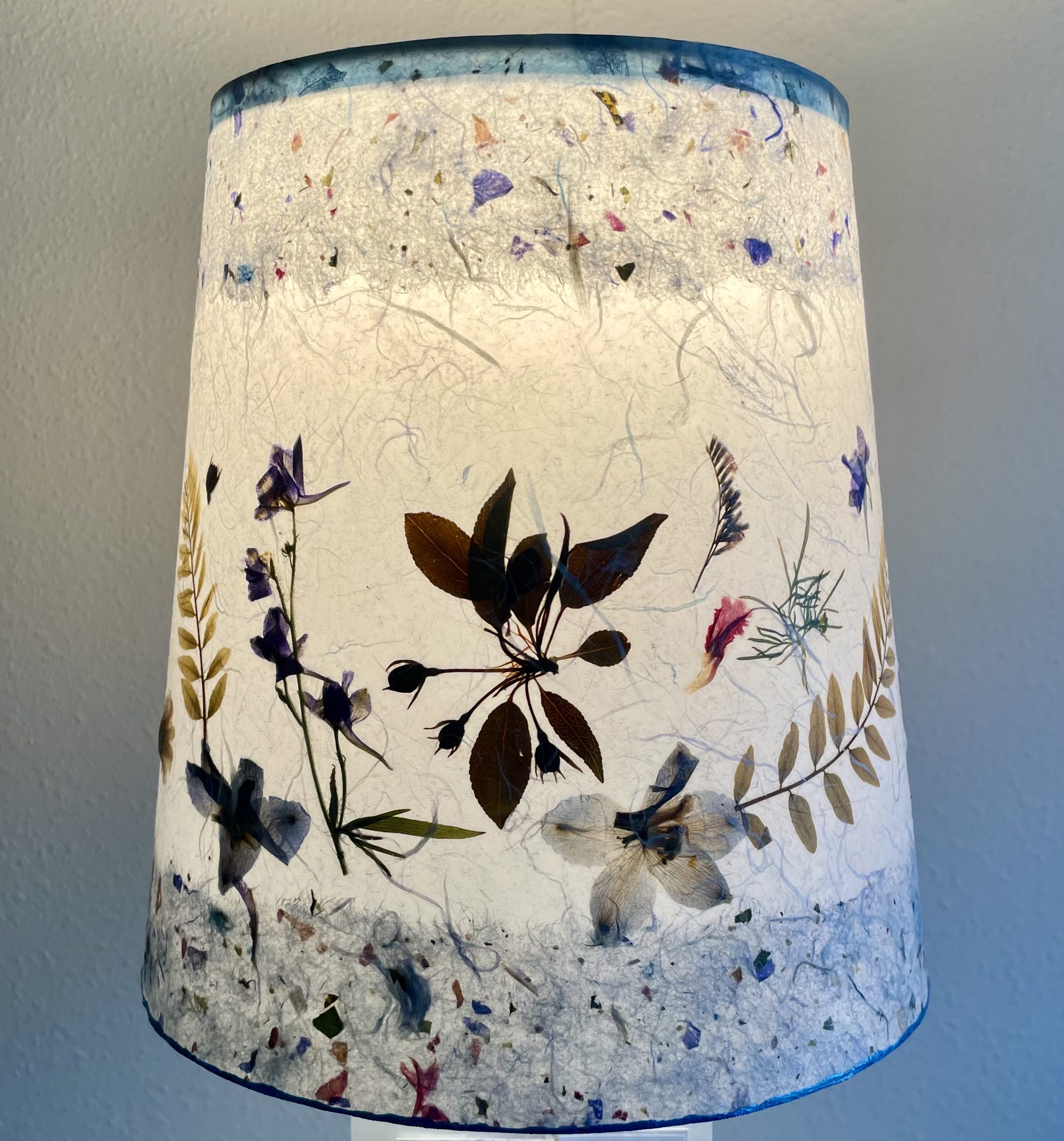 D6 Botanical shade LIT